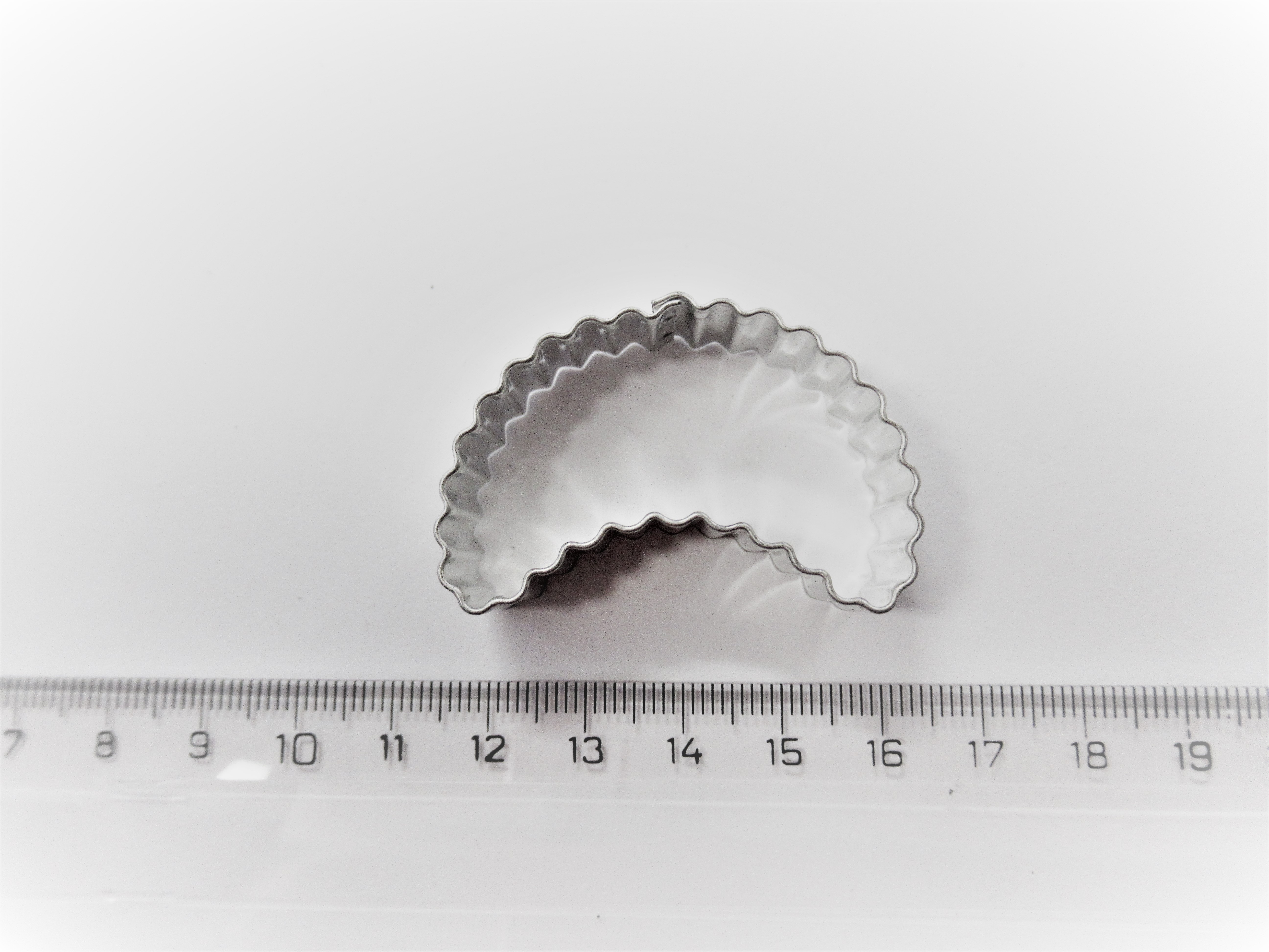 Vykrajovátko pocínované ROHLÍČEK KRAJKOVANÝ 4cm