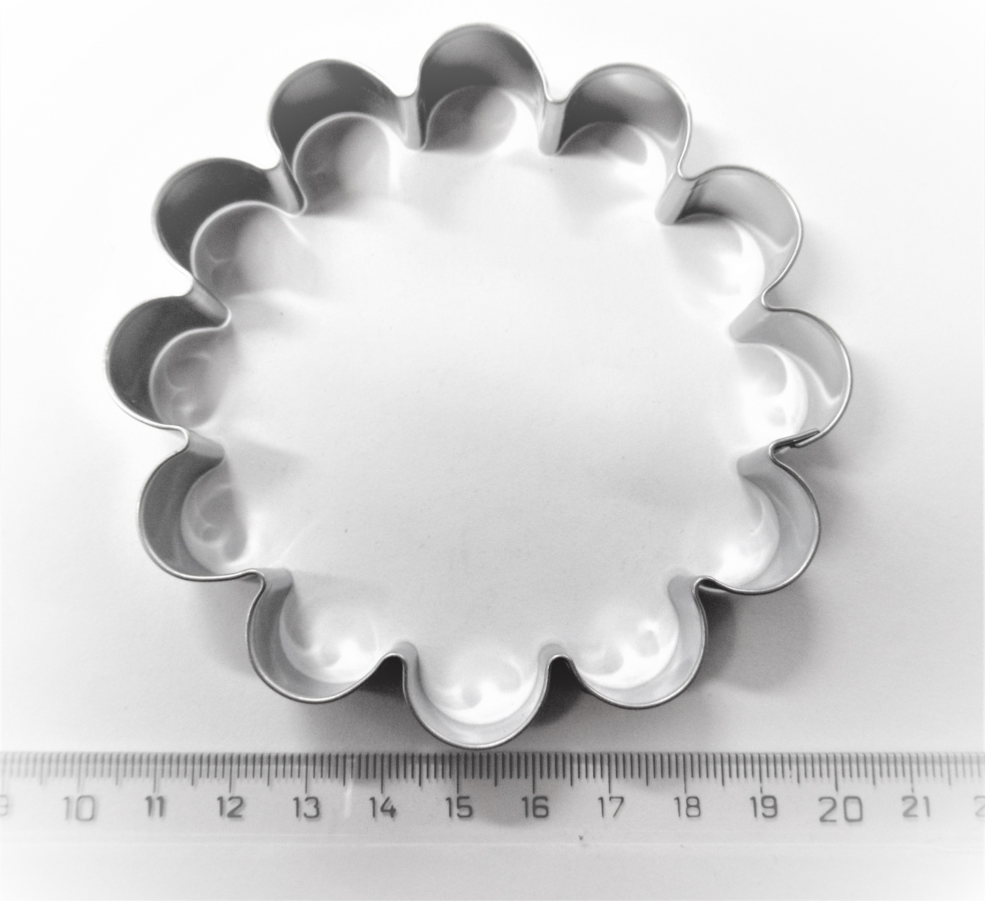 Vykrajovátko pocínované KYTKA (hnětynka) 10cm